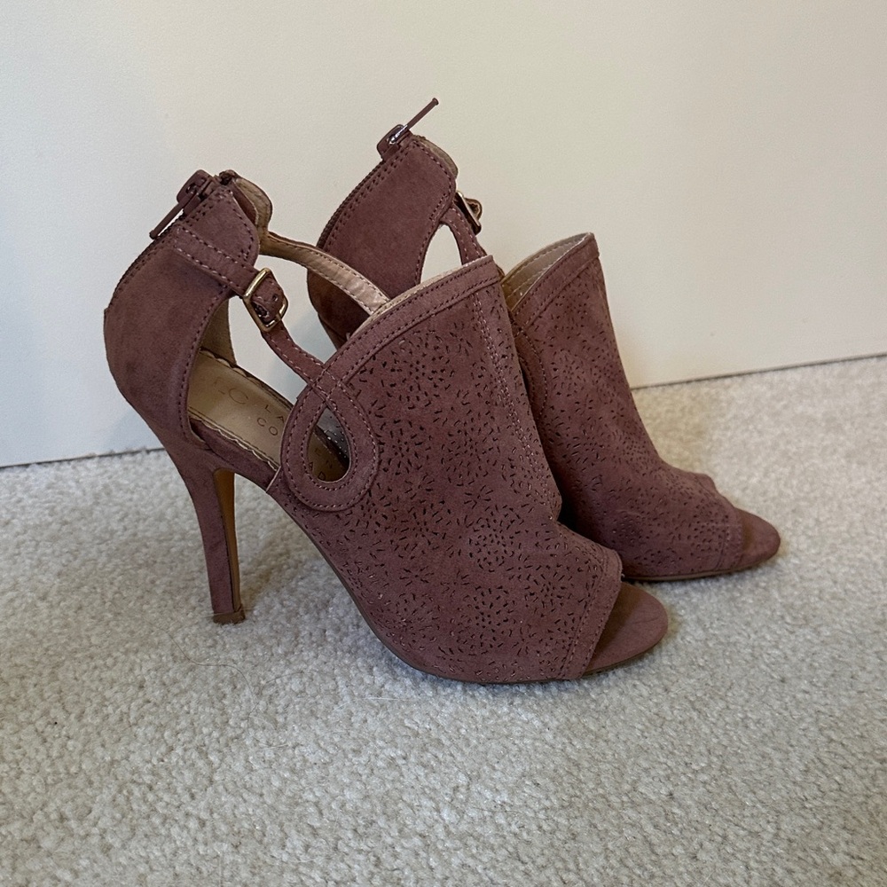 LC Lauren Conrad Mauve Cutout Heels